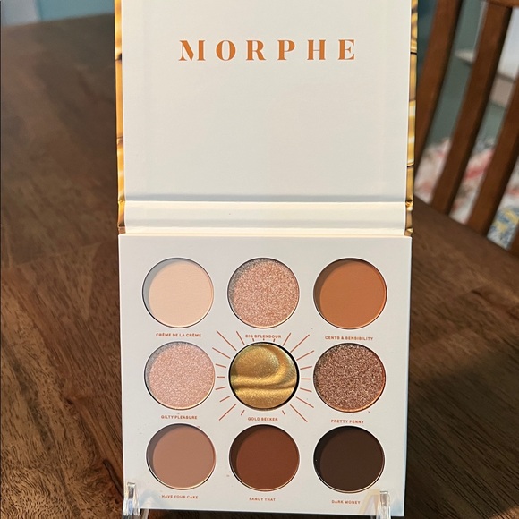 Name brand face and nail bundle includes makeup bag. - Picture 9 of 10